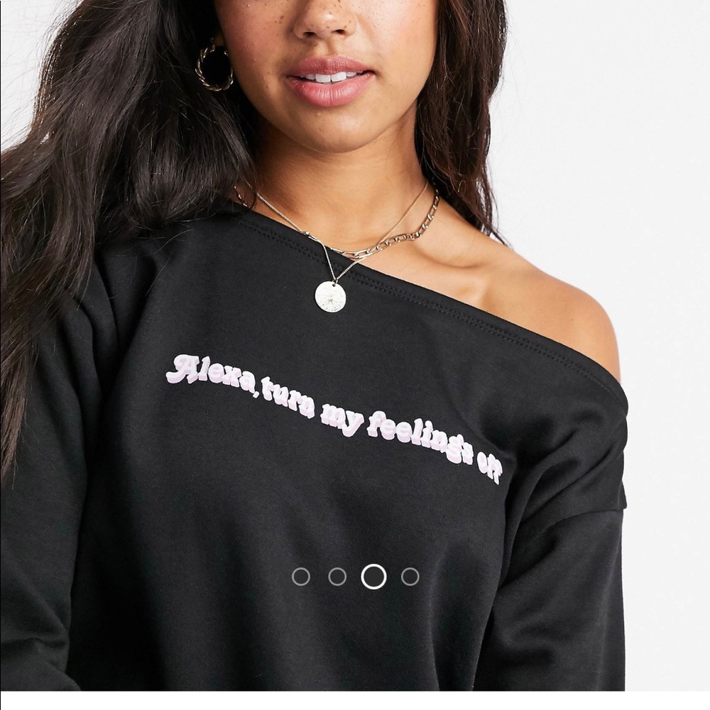 Off the Shoulder graphic Sweatshirt